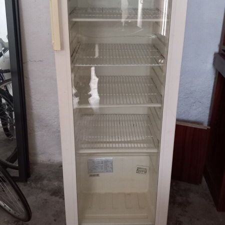 Üvegajtós Hűtővitrin Italhűtő