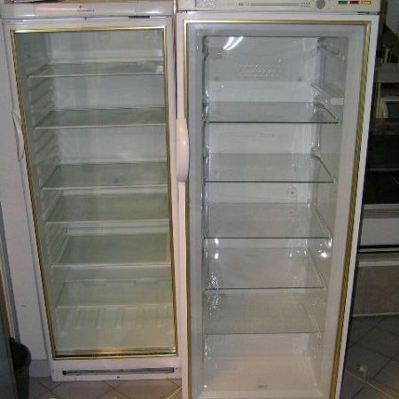 Üvegajtós hűtő:240 literes:125 cm magas garanciával!